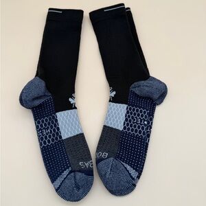 Bombas Unisex Hex Tec Crew Socks Black grey Navy Medium 2 Pairs 🔥